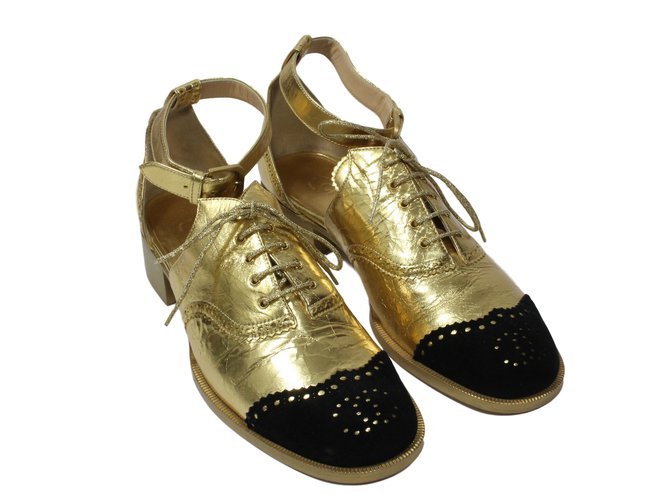 Chanel Golden brogue Leather  ref.17155