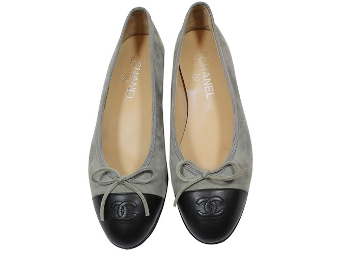 Chanel Sapatilhas de camurça Cinza