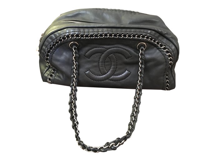 Chanel Luxury Ligne Bowler Black Lambskin with Silver Chains Leather  ref.17261
