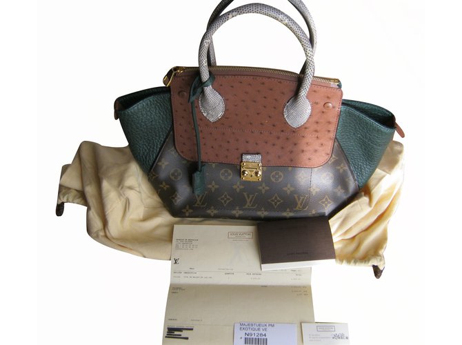 Louis Vuitton Majestueux Tote PM Exotique Lezard Vert Brown Exotic leather  ref.17413 - Joli Closet