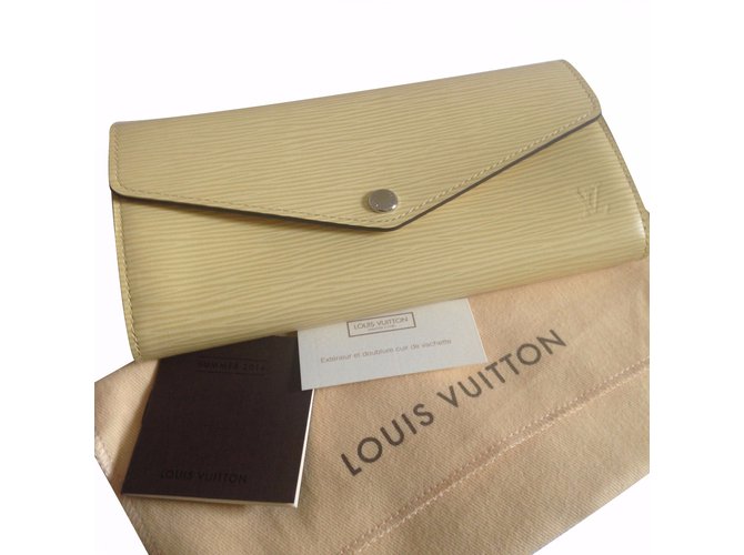 Louis Vuitton Sarah wallet Yellow Leather ref.17538 - Joli Closet