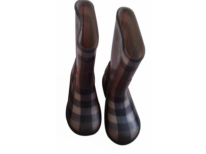 Burberry Boots Multiple colors Rubber  ref.17586