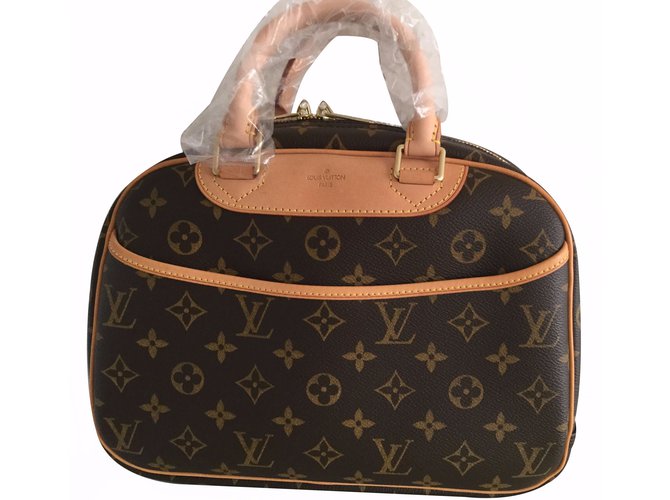 Louis Vuitton Handbags Brown Leather  ref.17593