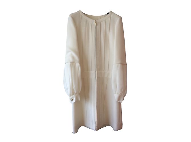 Chanel Vestido de abrigo de lana blanco con mangas de gasa