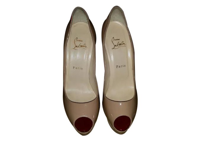 Christian Louboutin Babel Clou Beige Patent leather  ref.17798