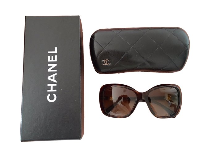 Chanel Sonnenbrille Braun Kunststoff  ref.18282