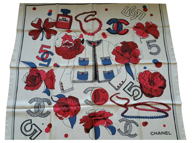 Chanel Cachecol de seda Bege  ref.19608