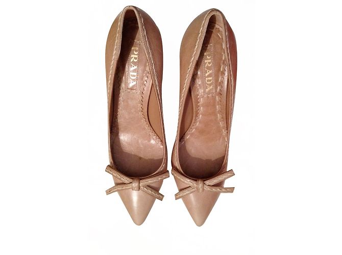 Prada Beige Leather Pumps with Bow