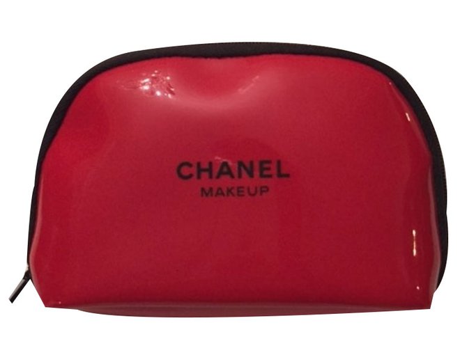 Chanel bolsa de maquillaje Roja  ref.19862