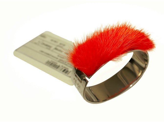 Fendi Bracelet Silvery Orange Fur Metal  ref.54935
