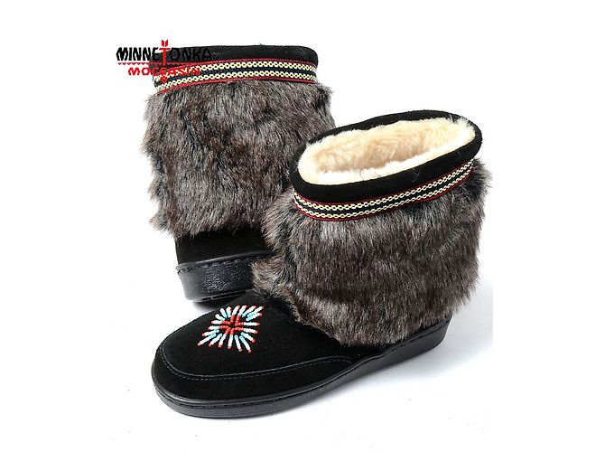 Minnetonka Low Boots Black