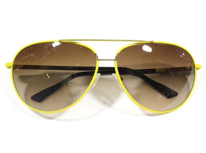 Prada Gafas de sol Amarillo Metal  ref.21222