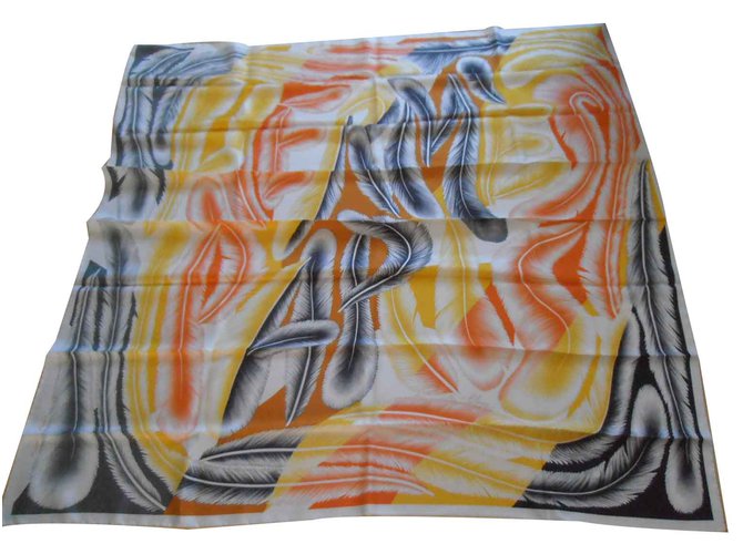 Hermès "A la plume " Multiple colors Silk  ref.21815