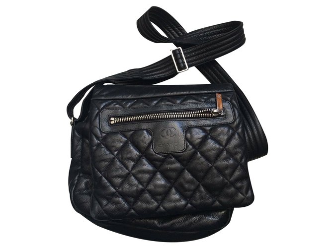 Chanel Handbag Black Leather  ref.21981