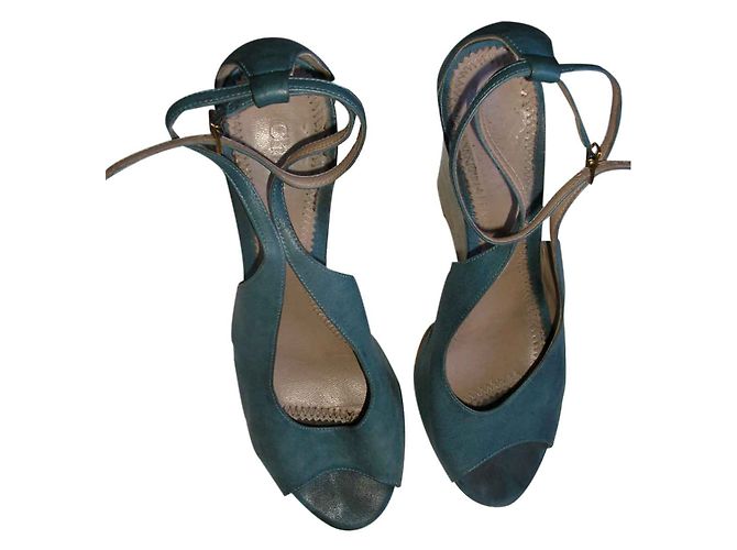 Chloé Sandalen aus blauem Leder mit Keilabsatz