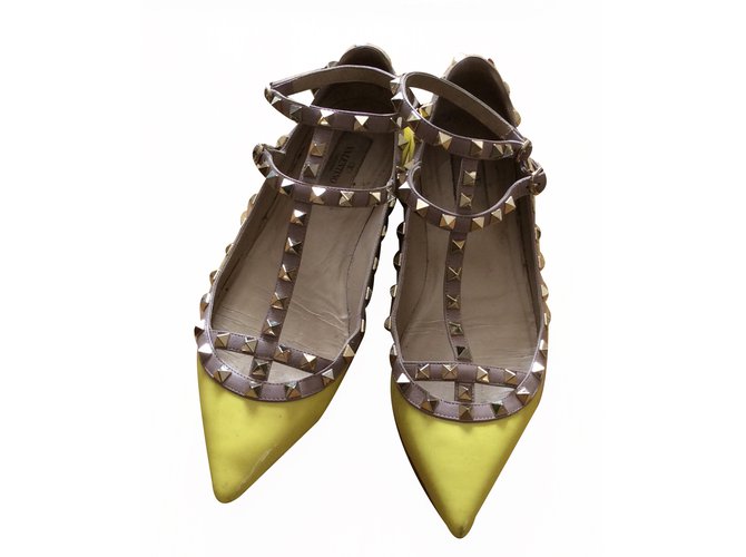 valentino yellow flats