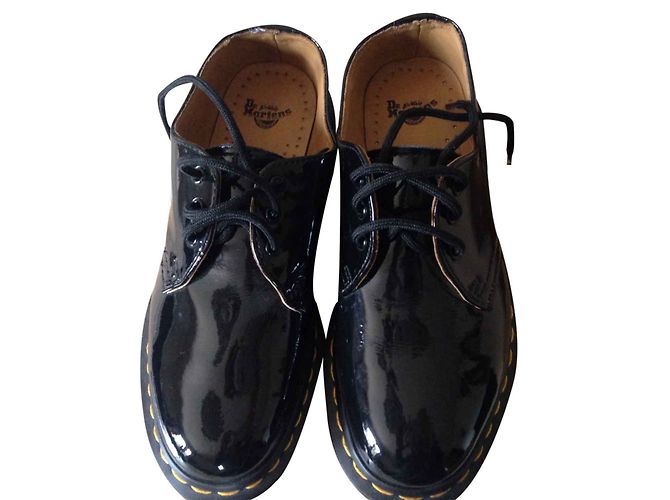 Dr. Martens Schnürschuhe