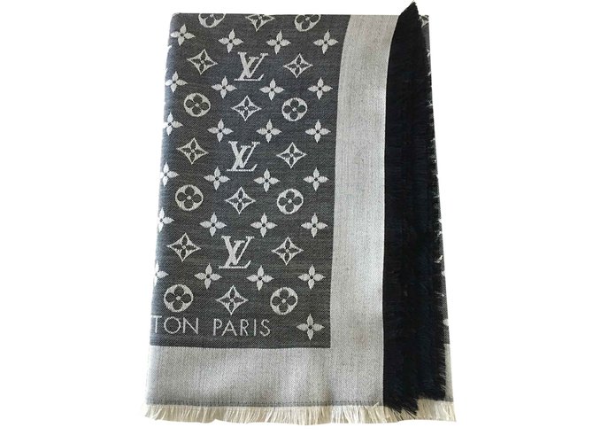 Louis Vuitton Scarf Blue Silk  ref.22637