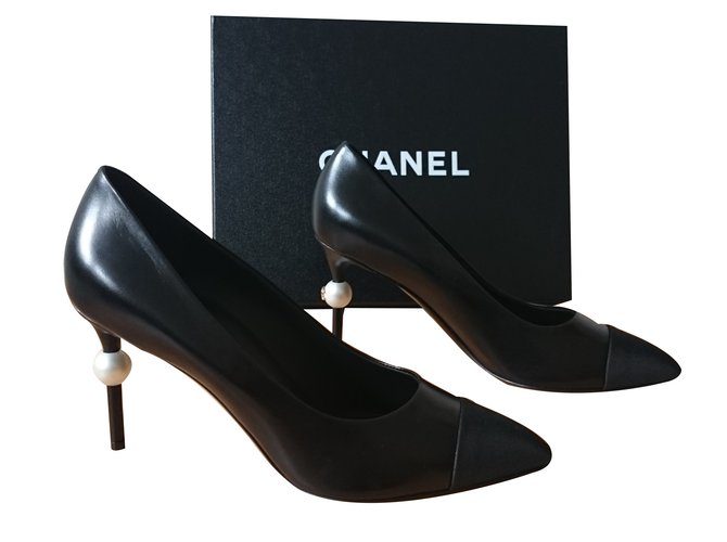 Chanel Heels Heels Leather Black ref 