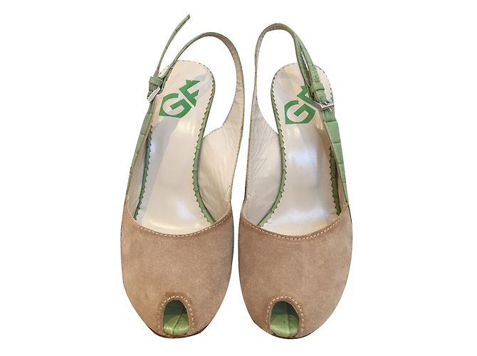 Sandali con zeppa Gianfranco Ferré in scamosciato beige e pelle verde