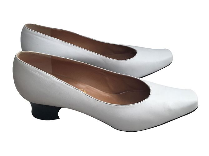 Rodo White Leather Pumps Size 39.5