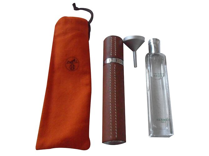 Hermès Rechargeable nomadic spray Caramel