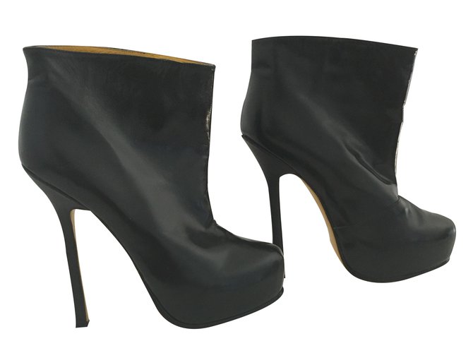 Yves Saint Laurent Ankle Boots Black Leather  ref.23223