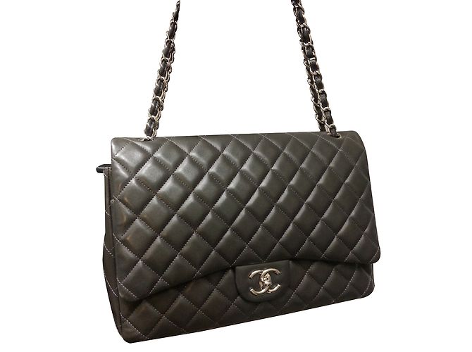 Chanel Maxi jumbo Gris