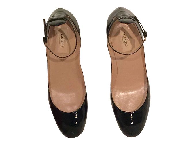 Valentino Garavani Tango
