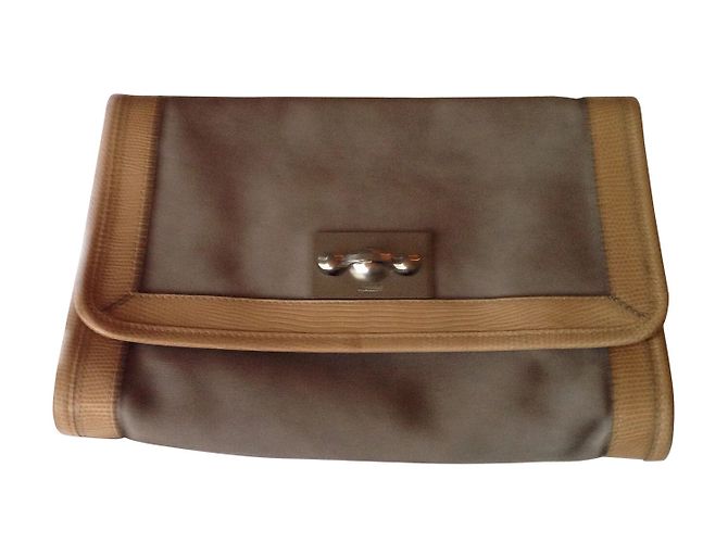 Clutch Chloé em couro bege