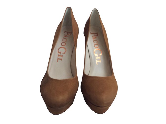Paco Gil High Heels aus Nubuk Karamell