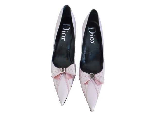 Décolleté Dior in pelle rosa con fiocco