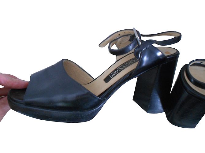 Sergio Rossi Sandalen aus schwarzem Lackleder