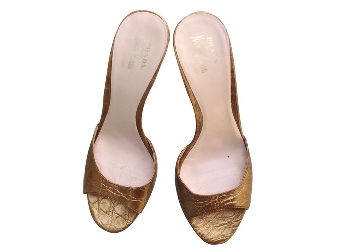 Prada para neiman marcus gold Dourado Couro  ref.23976