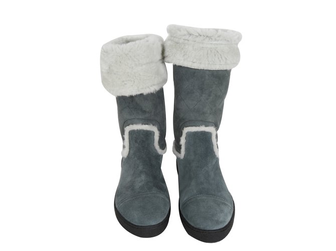 Chanel Blue-grey shearling boots Suede  ref.24282
