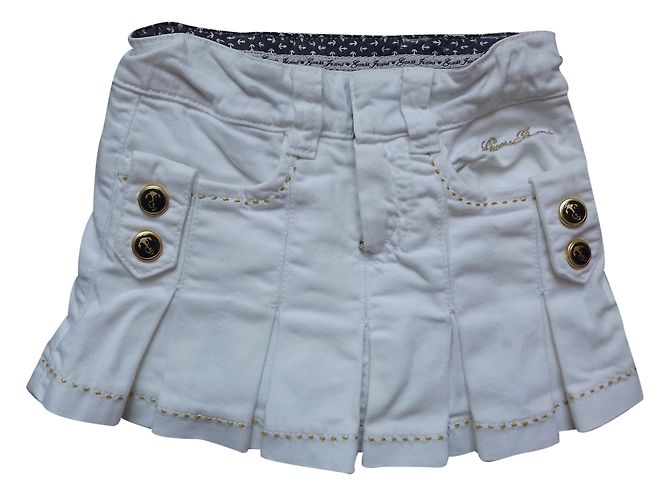 Guess Saia