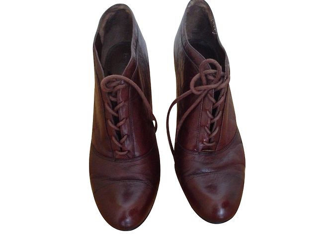 Botines de cuero marrones con cordones Enzo Angiolini Castaño