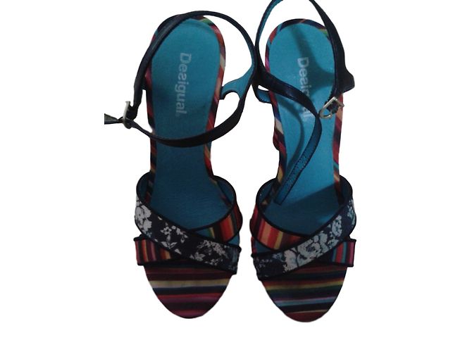Desigual Sandalen
