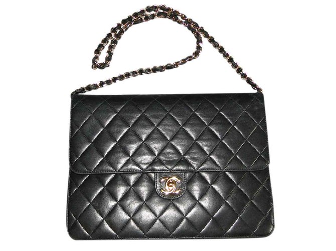 Chanel Handtasche Schwarz Leder  ref.24831