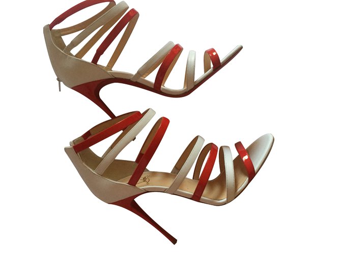 Christian Louboutin Sandals White Patent leather  ref.24886