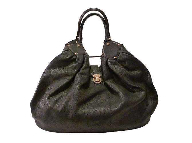 louis vuitton hobo mahina