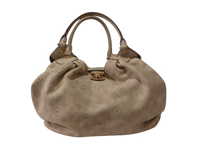 Louis Vuitton Mahina L Hobo Cream Leather  ref.24957