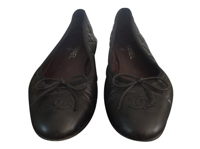 Chanel Zapatillas de ballet Negro Cuero  ref.24979
