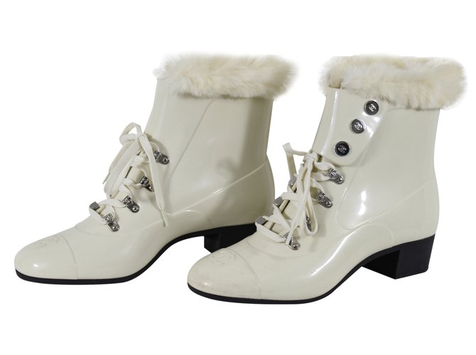 Chanel Ankle Boots White Synthetic  ref.25144