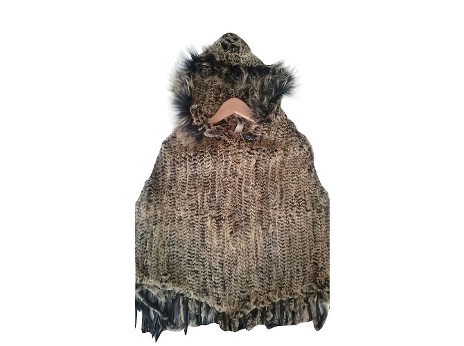 Rizal poncho de punto de conejo Marrón claro