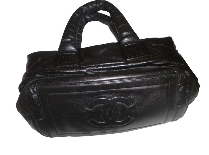 Chanel Handbag Black Leather  ref.25331