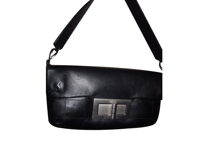 Chanel Handbag Black Leather  ref.25343