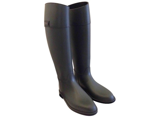 grey rubber boots