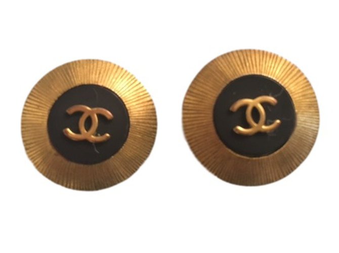 Chanel Brincos Preto Dourado Metal  ref.25711