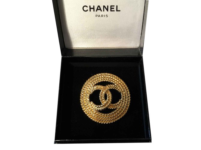 Chanel Brooche Dourado Banhado a ouro  ref.26108